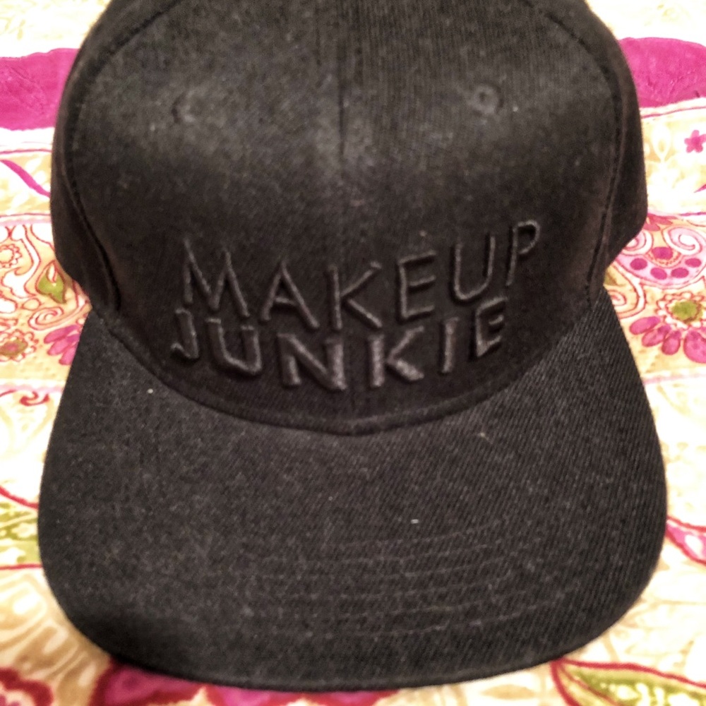 🖤Crimes of Beauty “Make up Junkie” SnapBack🖤
